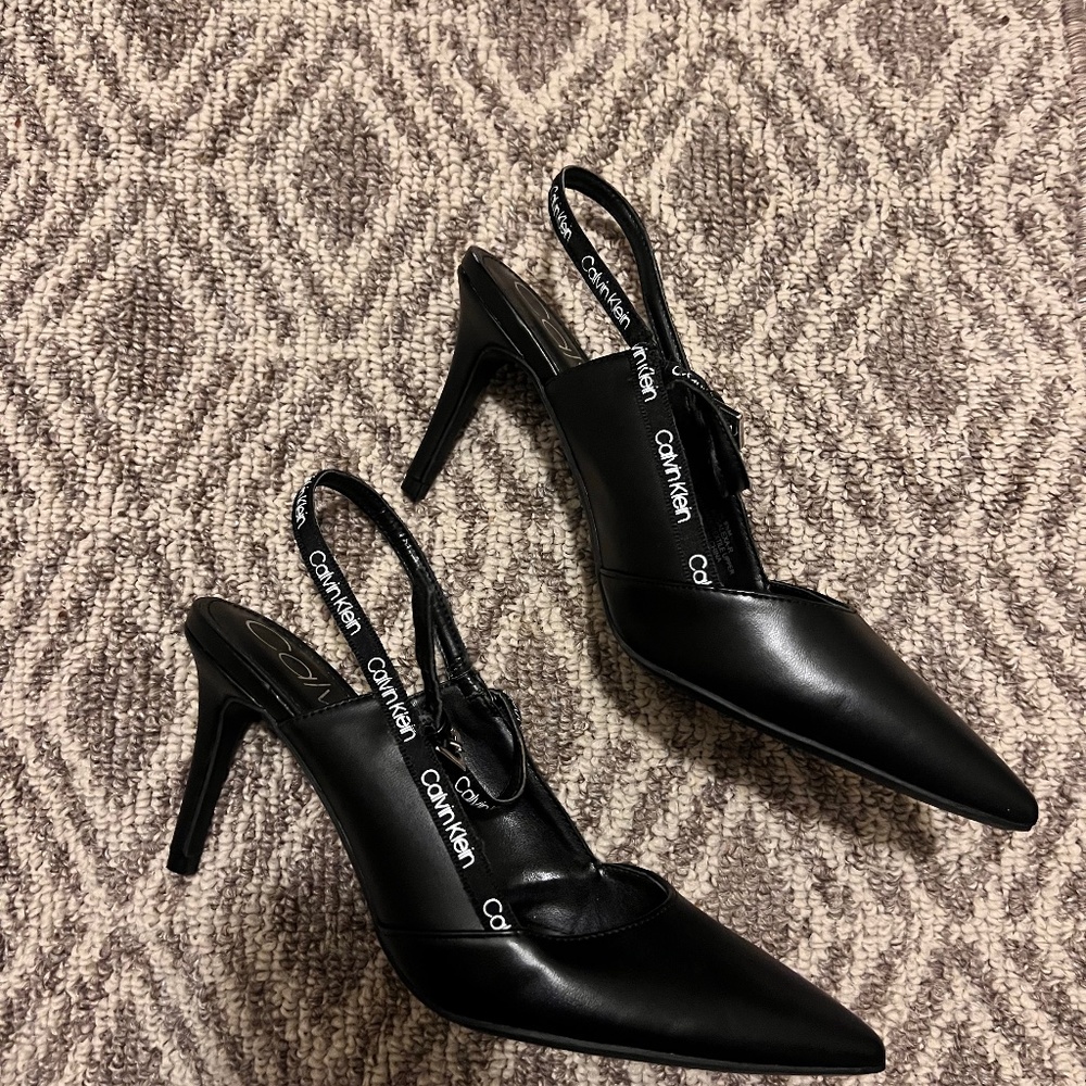 CALVIN KLEIN BLACK STRAP SHOE - Great Condition